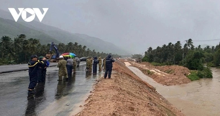 Kalmaegi makes landfall in Gia Lai, Dak Lak with high risk of flash floods and landslides